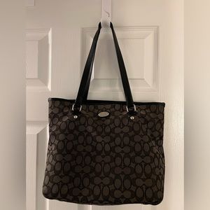Coach shoulder purse.